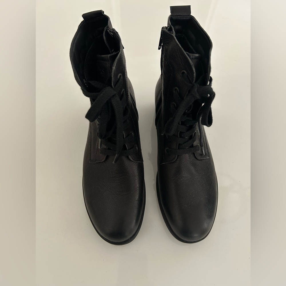 Black Hartjes XS Leather Ankle Boots